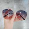 Fashion Cat Eyes Sunglasses Women Metal Female UV 400 Protection Vintage Ladies Stylish Design Oversized Square Sunglasses For Women
