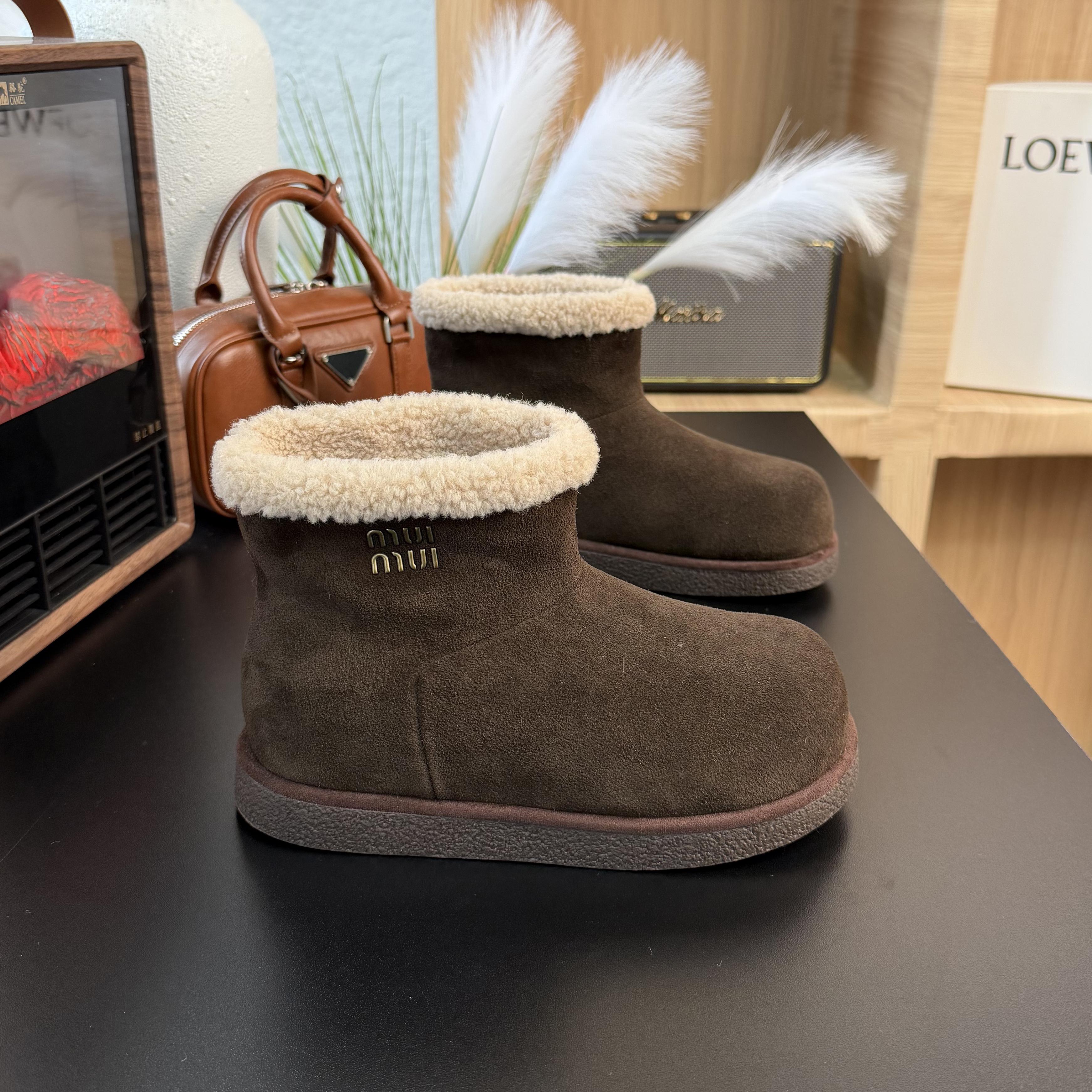 

Inner heightening snow boots women s 2025 winter new large cotton shoes with integrated leather and fur thick-soled velvet warm short boots 39