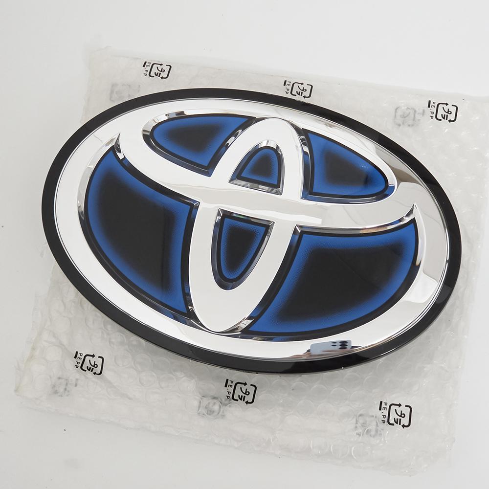 DLYVHA1 Toyota Front Grille Emblem Logo Tacoma Tundra Land Cruiser 2017 2018 2019
