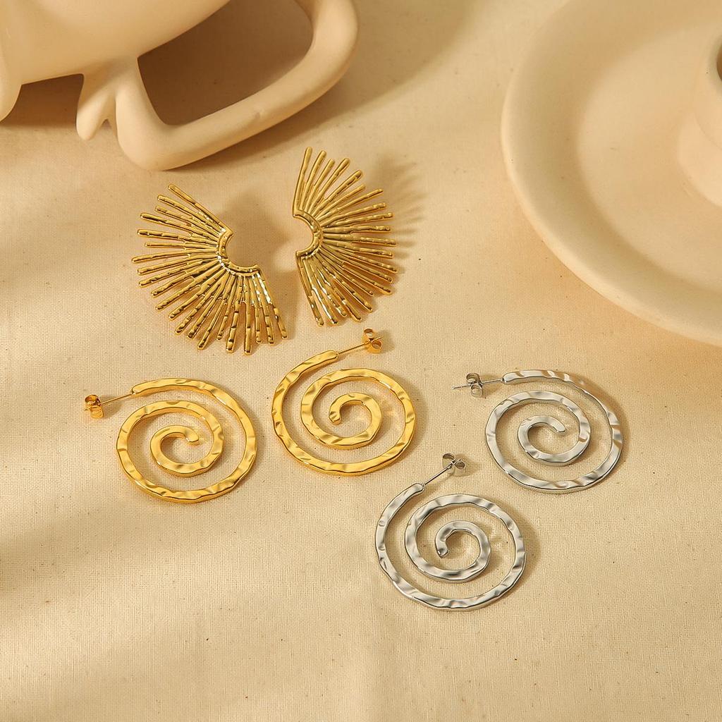 Exaggerated Retro Fan-Shaped Ray Earrings in 18K Gold & Stainless Steel