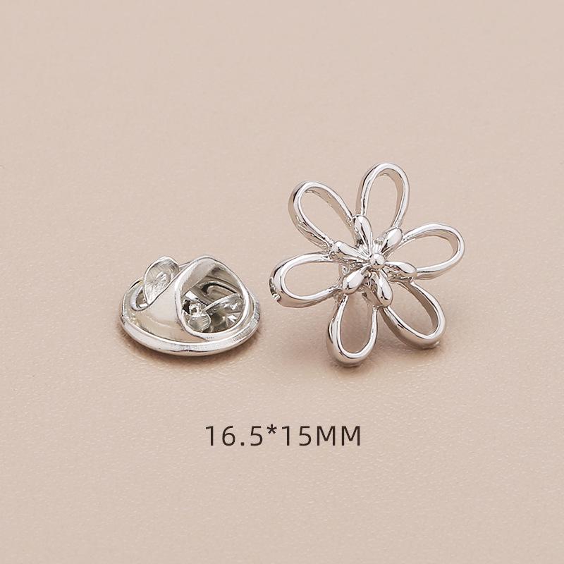 High-End No-Sew Clover Bow Brooch for Shirt Collars