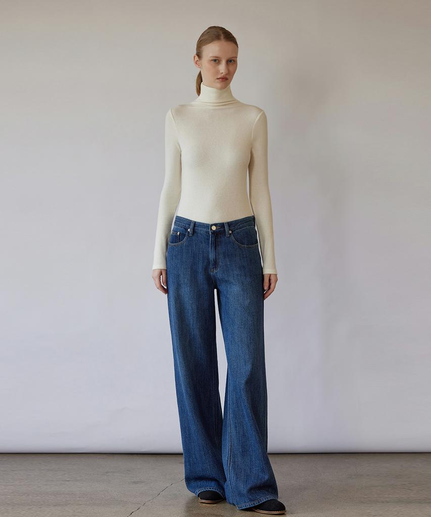 Kwinseulaebis Essential Wool Stretch Turtleneck T Shirt