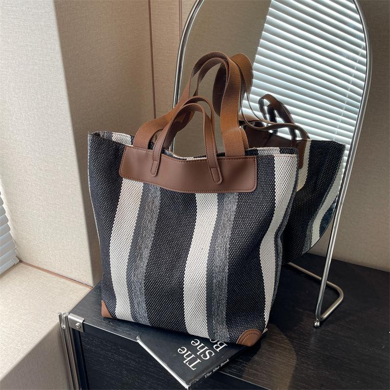 

Autumn New Striped Canvas Bag Casual Single-shoulder Travel Handbag чорний