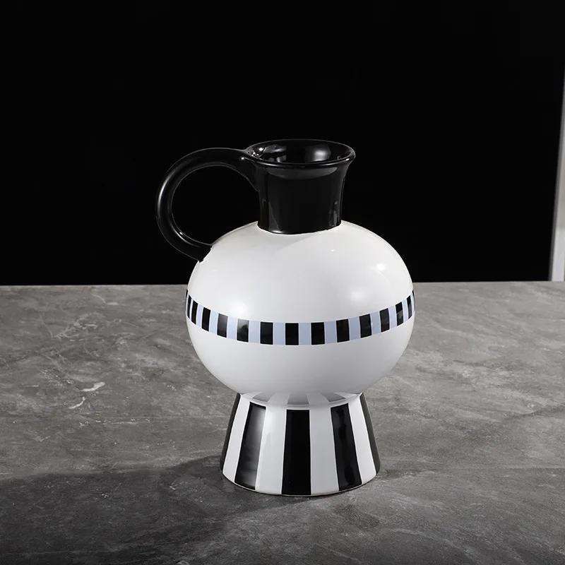 

Креативная золотая бинауральная черно-белая вертикальная поверхность керамической вазы современное украшение для гостиной легкие роскошные украшения