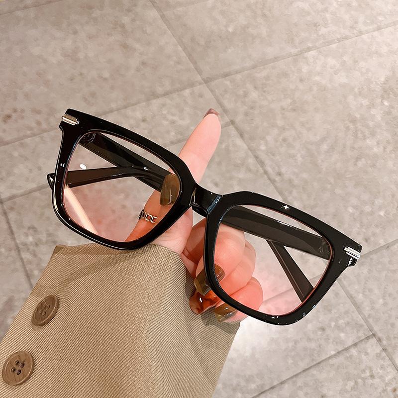 

Korean Stylish Sunglasses Men Women New Square Shape Uv Protection Women’S Sunglasses High Quality Travelling Sunglass