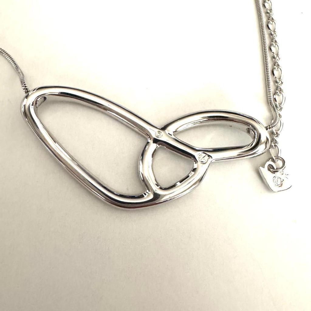 Used Good conditionSWAROVSKI Swarovski double oval necklace crystal silver color storage bag included