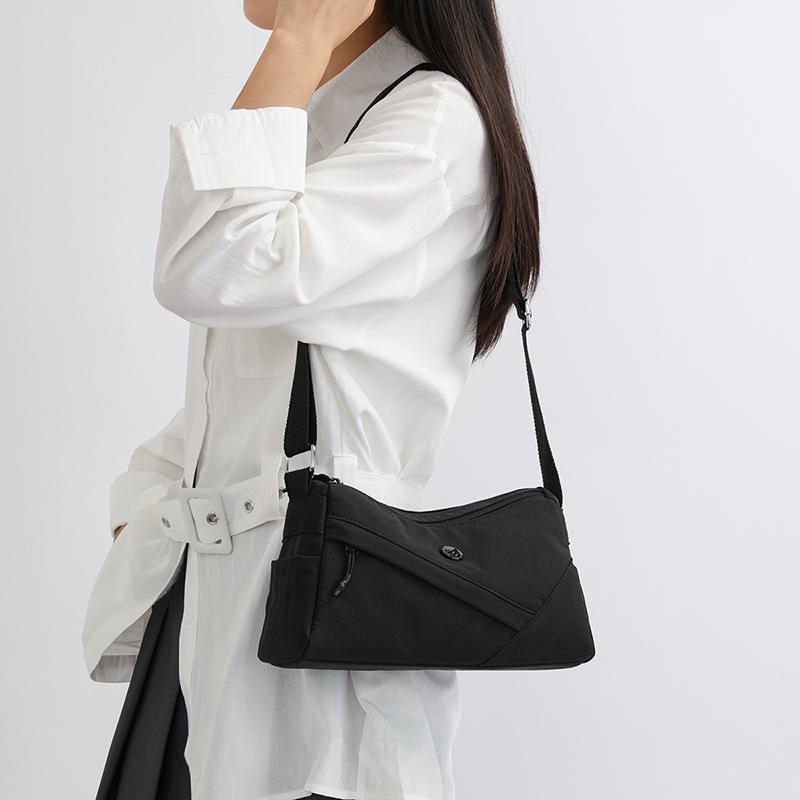 Lightweight Large Capacity Women's Crossbody Bag Lightweight Water-Repellent Nylon Shoulder Bag