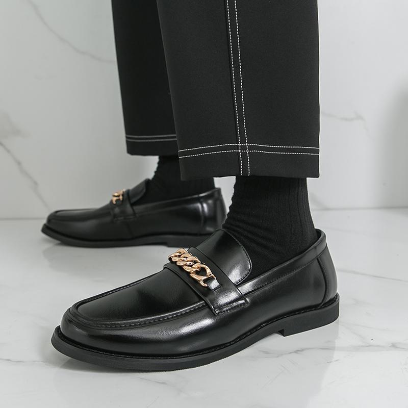 Fashion Luxury Designer New Metal Chain Patent Leather Casual Shoes For Men Slip On Loafter Formal Wedding Dress Homecoming Zapatos