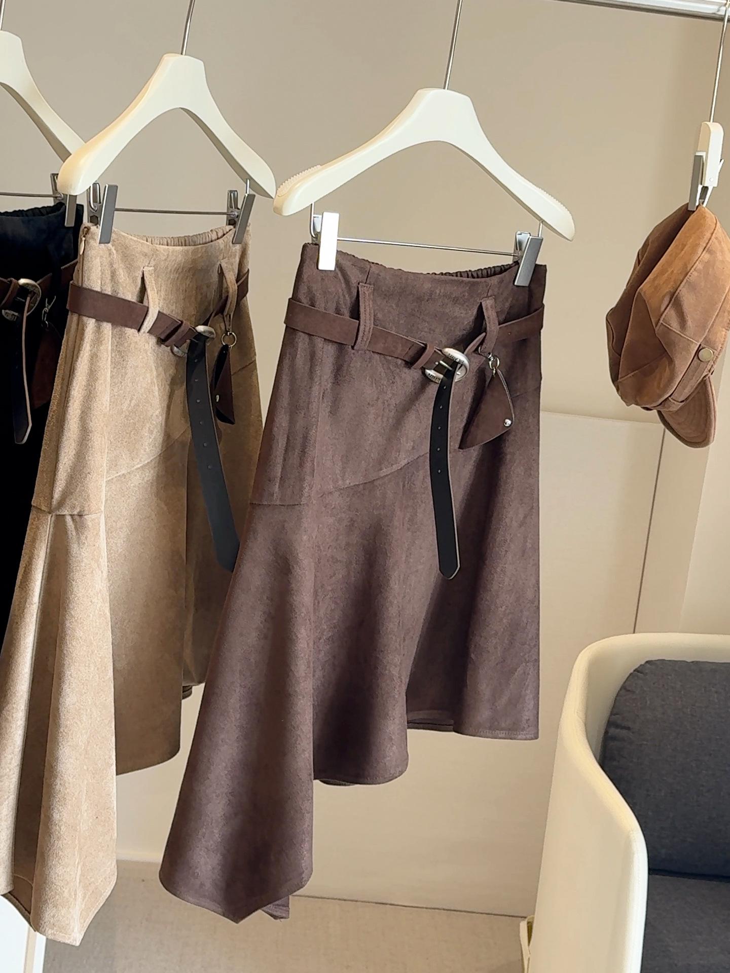 

Женская замшевая юбка-миди в стиле ретро с завышенной талией и облегающего кроя