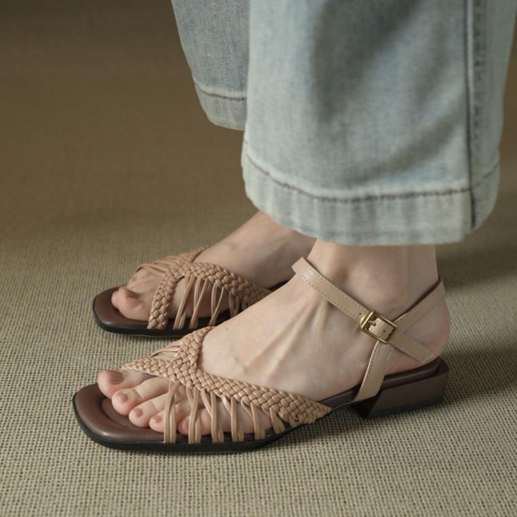 French retro woven square head Roman sandals women's 2025 new comfortable and versatile low-heeled one-word with open-toed sandals