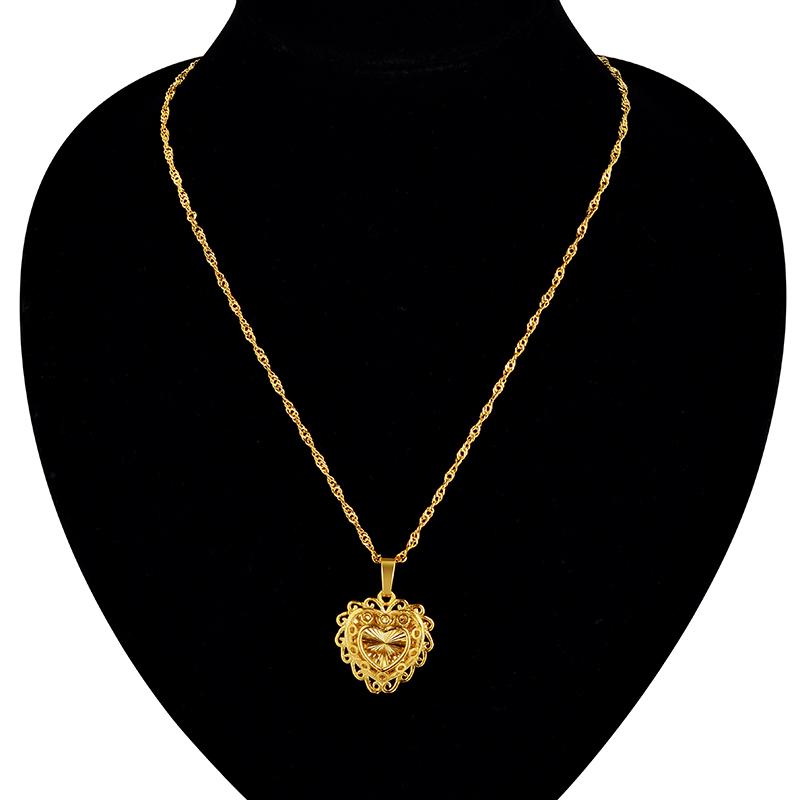 Heart Pendant Necklace for Women Golden Copper Metal Neck Chain Female Necklaces Jewelry for Girl