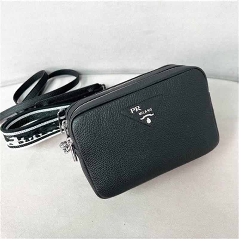 

Prada Lychee Pattern Cowhide Crossbody Bag with Embroidered Logo Strap 1BH082 22x14x5.85 cm чёрный