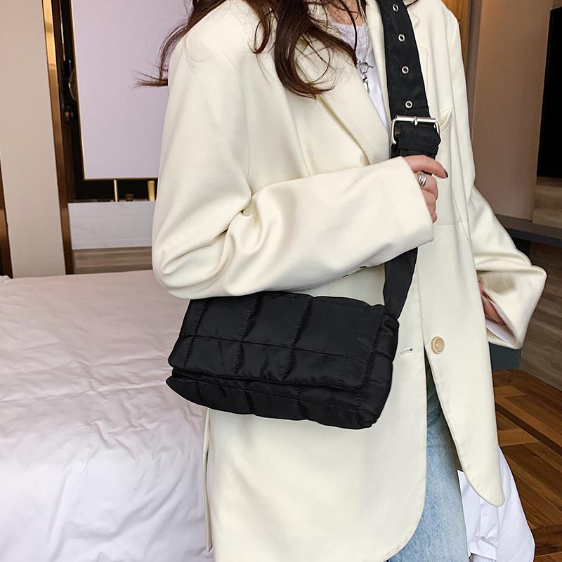 2025 New Ins Fashion Trend Internet Celebrity Solid Color Sponge Pillow Bag Nylon Shoulder Messenger Bag Space Cotton Bag