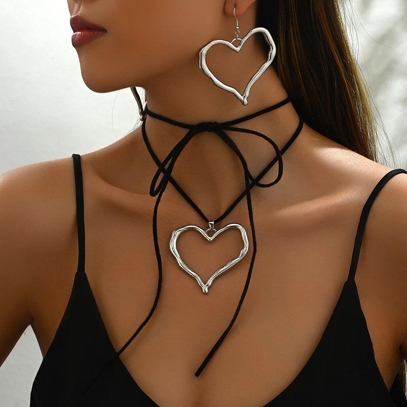 Exaggerated Metal Big Love Heart Pendant Earrings Necklace for Women Gothic Black Rope Knotted Bowknot Adjustable Chain Jewelry