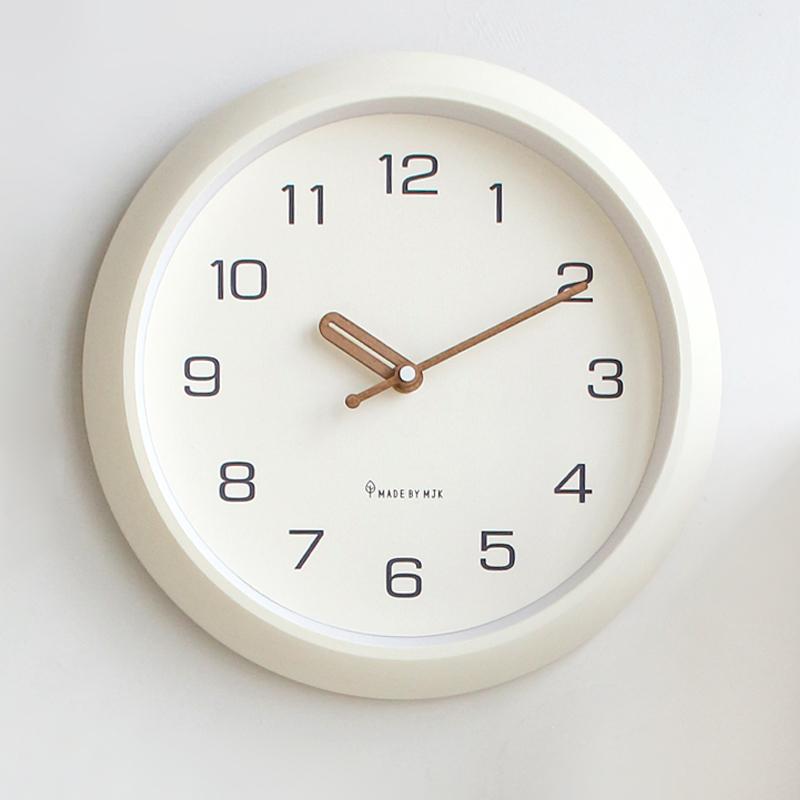 Clock Simple Cream Wind Wall Clock Living Room Home 2025 New Fashion Silent Clock Wall Hanging Creative