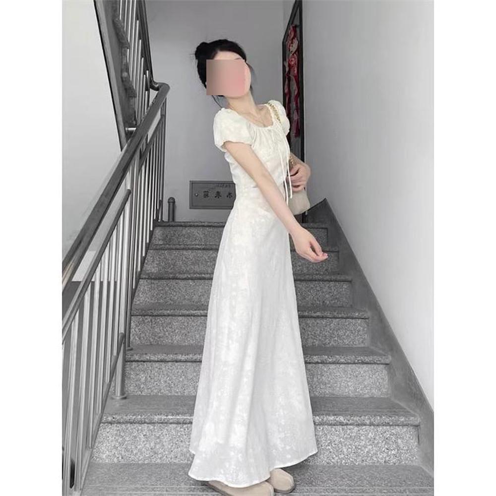 Women's Summer Casual Early Summer Wear Bubble Sleeves White Floral Dress New Popular Popular Beautiful Long Dress