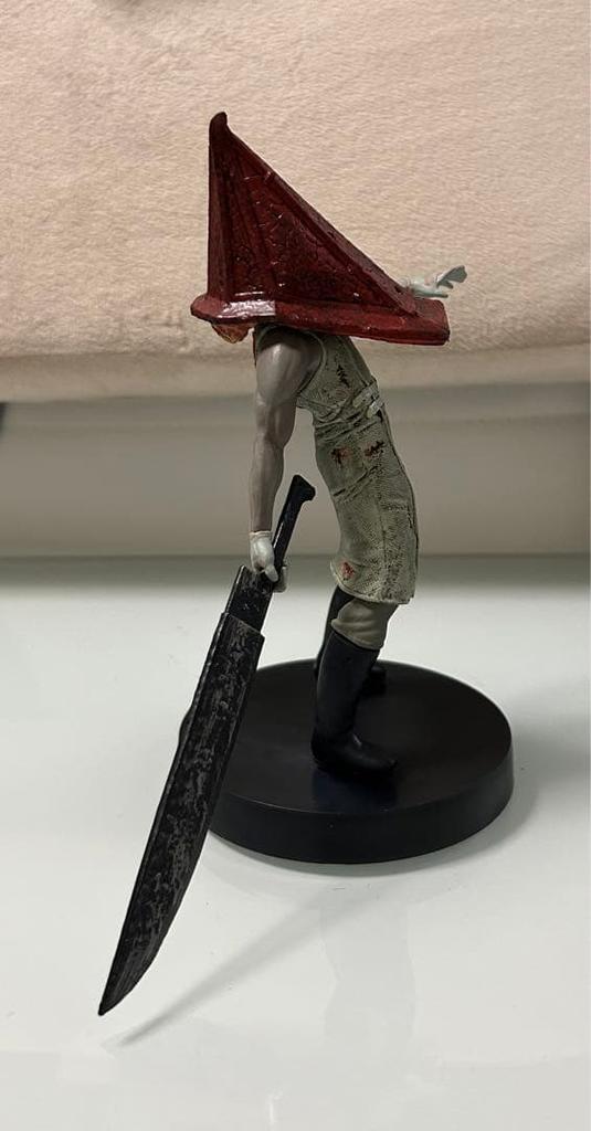 [USED] Red Pyramid Thing Silent Hill 2 Mitaka Figure 18cm
