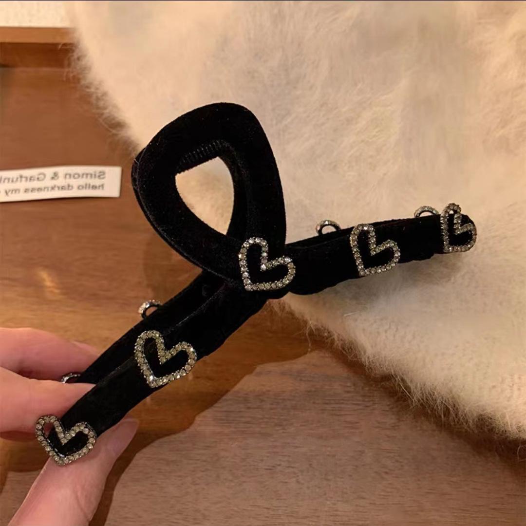 

Французская бархатная заколка для волос в стиле ретро