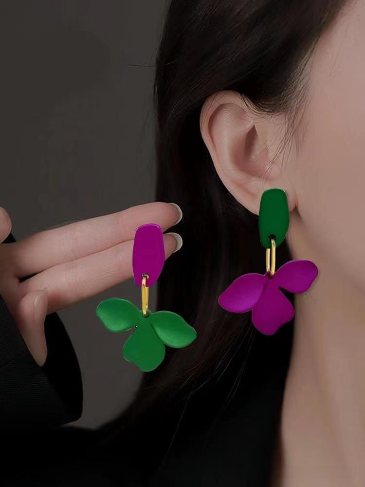 Retro Floral High-End Purple Earrings: Unique, Stylish Statement for Women