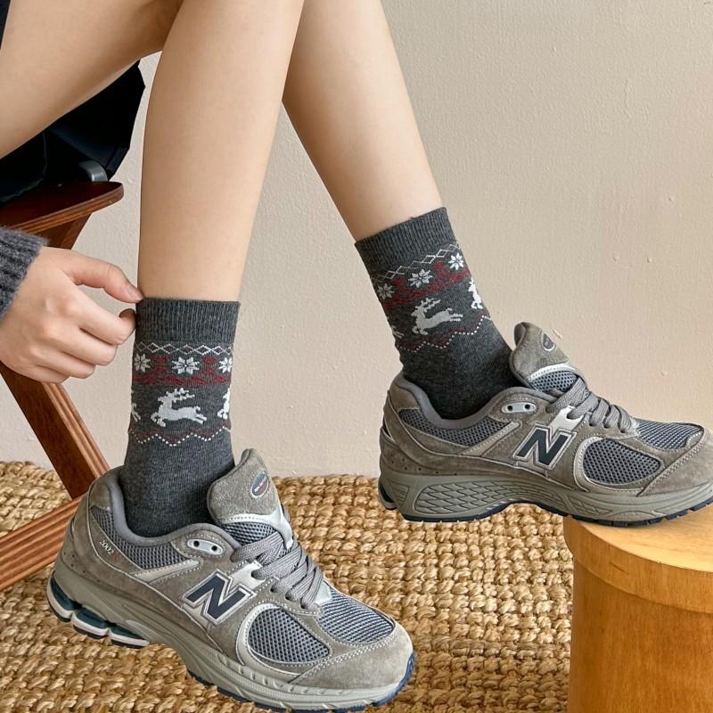 Grey Socks, Women's Retro Deer Cotton Socks, Mid-calf Socks for Autumn and Winter, Ethnic Style, Pile Long Calf Socks