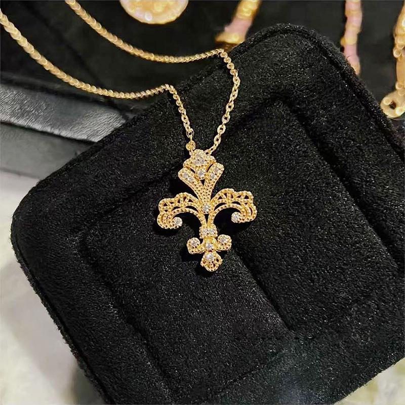 

Xiancan S925 Silver Gold-Plated Vintage Golden Iris Pendant Necklace for Women S925 Silver
