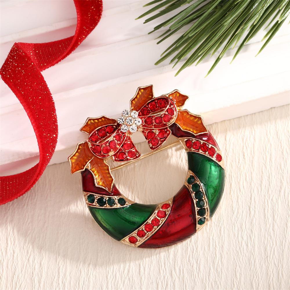 Broche de Liga de Esmalte Guirlanda de Agulhas de Pinheiro de Natal 2026 para Mulheres Ano Novo Navidad Roupa de Festa DIY Pin de Metal Presente de Natal Feminino