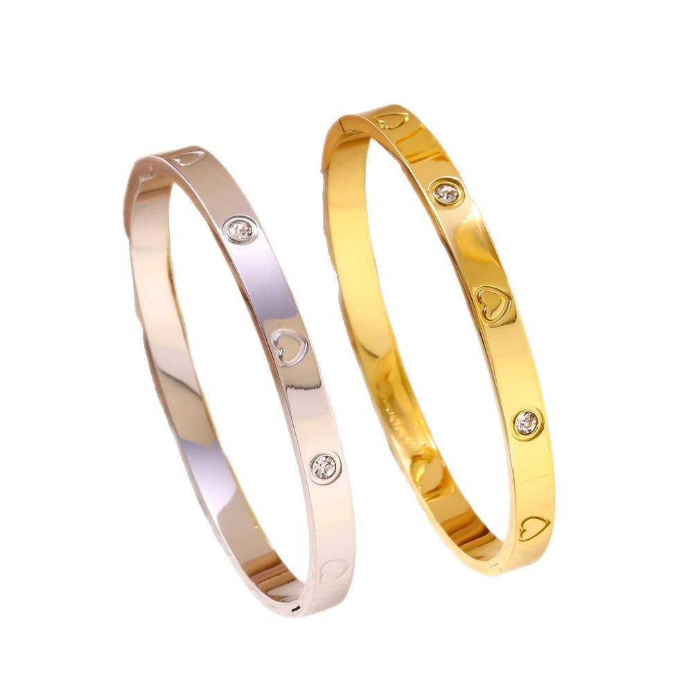 Fashion Diamond-Studded Titanium Steel Heart Bracelet with Peach Heart Buckle