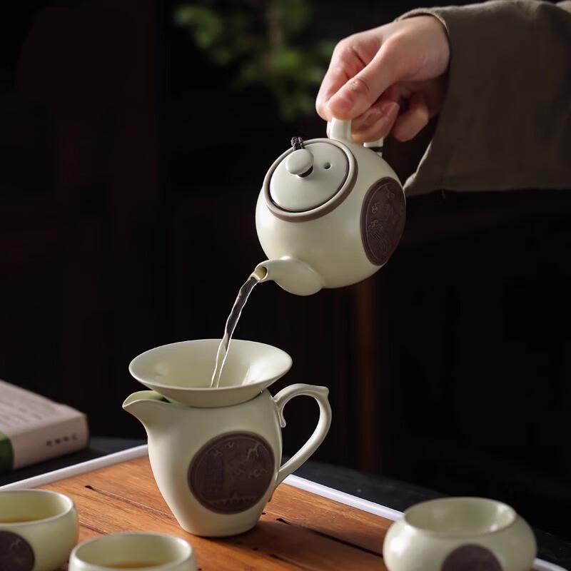 Taozhi Chinese Ceramic Kung Fu Tea Set