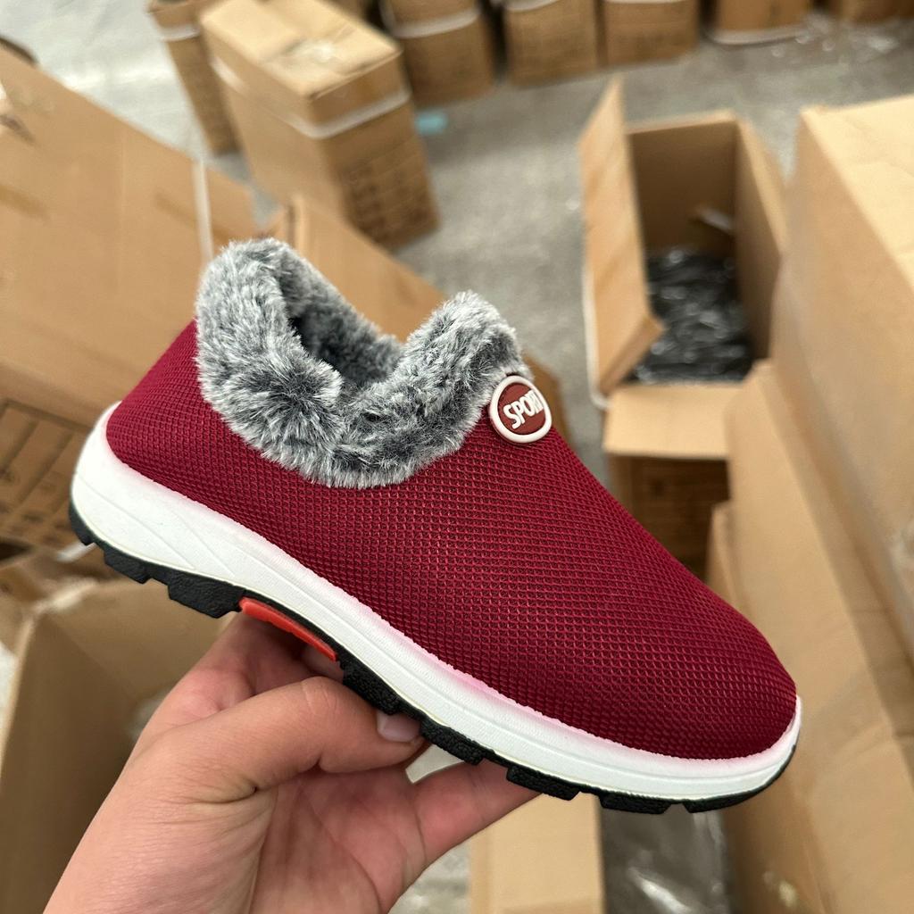Winter Old Beijing Cloth Shoes Women's Velvet Walking Shoes Warm Shoes Lightweight Sports Shoes