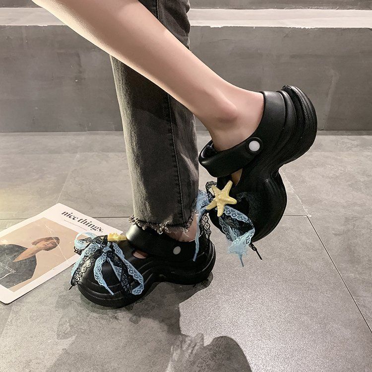 Platform slippers beach non-slip hole shoes women's 2025 new cute bow cartoon muffin bag head shoes women's