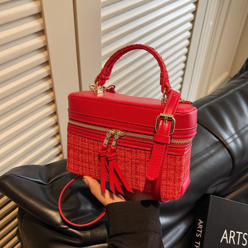 High-end Niche Bag Women's Autumn and Winter 2025 New Fashion Shoulder Messenger Bag Women's Portable Mini Bucket Bag