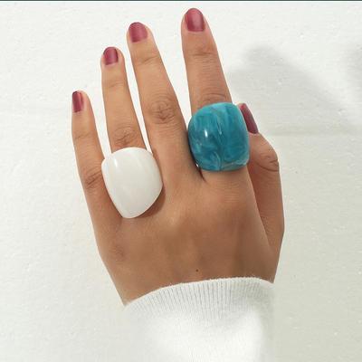 „2-teiliges Ringset aus Retro-Acryl in Kontrastfarbe – mutige europäische und amerikanische Mode“