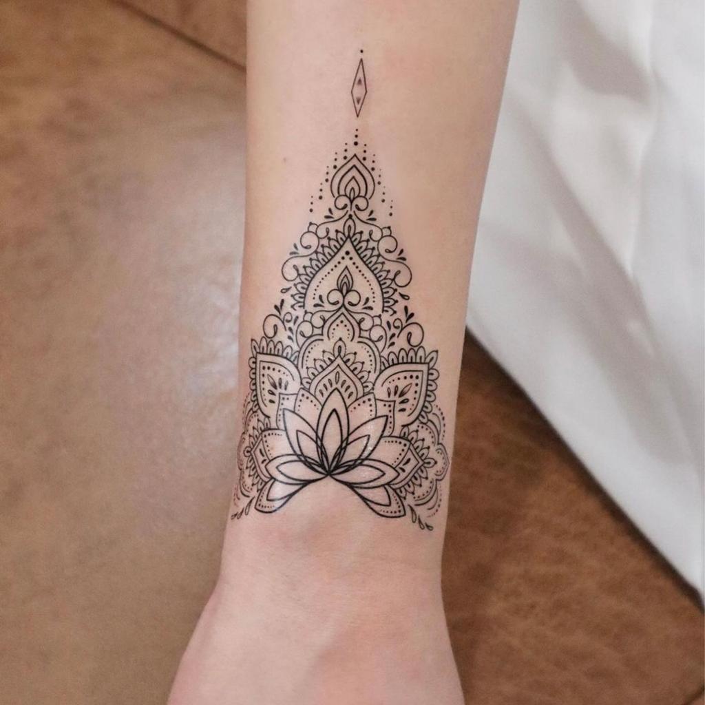 Advanced Sense Thorns Sun Moon Lotus Totem Crown Butterfly Love Flower Arm Waist Tattoo Sticker