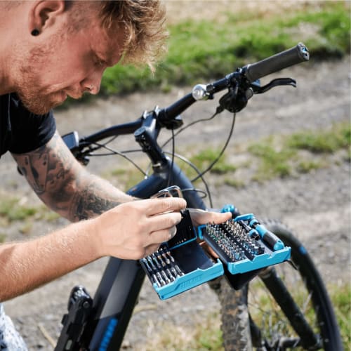 HAZET 2200SC-1 Screwdriver Bit Set, 69-Piece Precision Tool Set with Magnetic Smart Case, Phillips and Flathead Screwdrivers, Pozidriv, Torx, Hex Wren