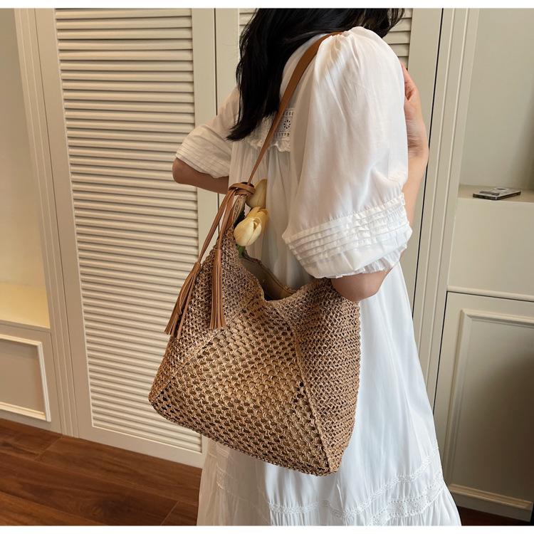 New Woven Bag Fashion Hollow Casual Straw Bag Beach Bag Shoulder Women Bag Perfect for Everyday Use, Travel & Beach Outings