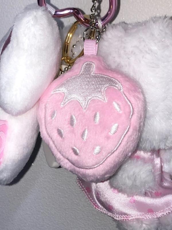 Sweet Plush Strawberry Bowknot Keychain Pendant Fashion Lovely Hangings Ornament Keyring Backpack Decoration Charm