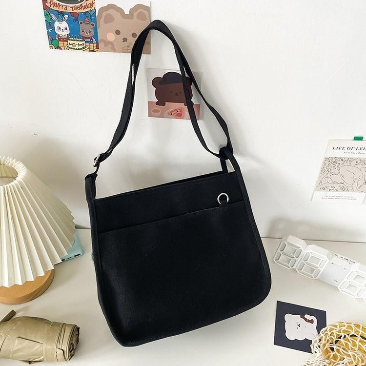 

Stylish Canvas Messenger Bag For Women With Spacious Design Ideal For Travel And Daily Use чорний