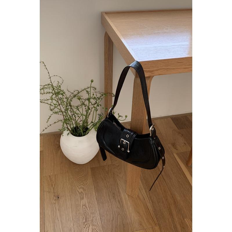 

Blogger bag women s summer new retro Spice Girl armpit bag niche shoulder messenger bag чёрный