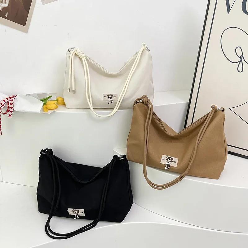 Large capacity feminine bag  portable and versatile  casual and fashionable  retro shoulder bag in fashion  new