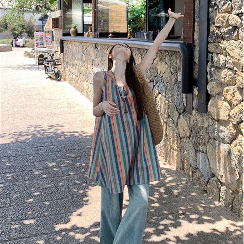 

Контрастный полосатый жилет во французском стиле