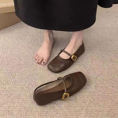 Koreanischer Feenstil Ein-Wort-Schnalle Gürtel Slipper 2024 Internet-Berühmtheit Fried Street Hoher Wert Flacher Mund Rutschfeste Schuhe
