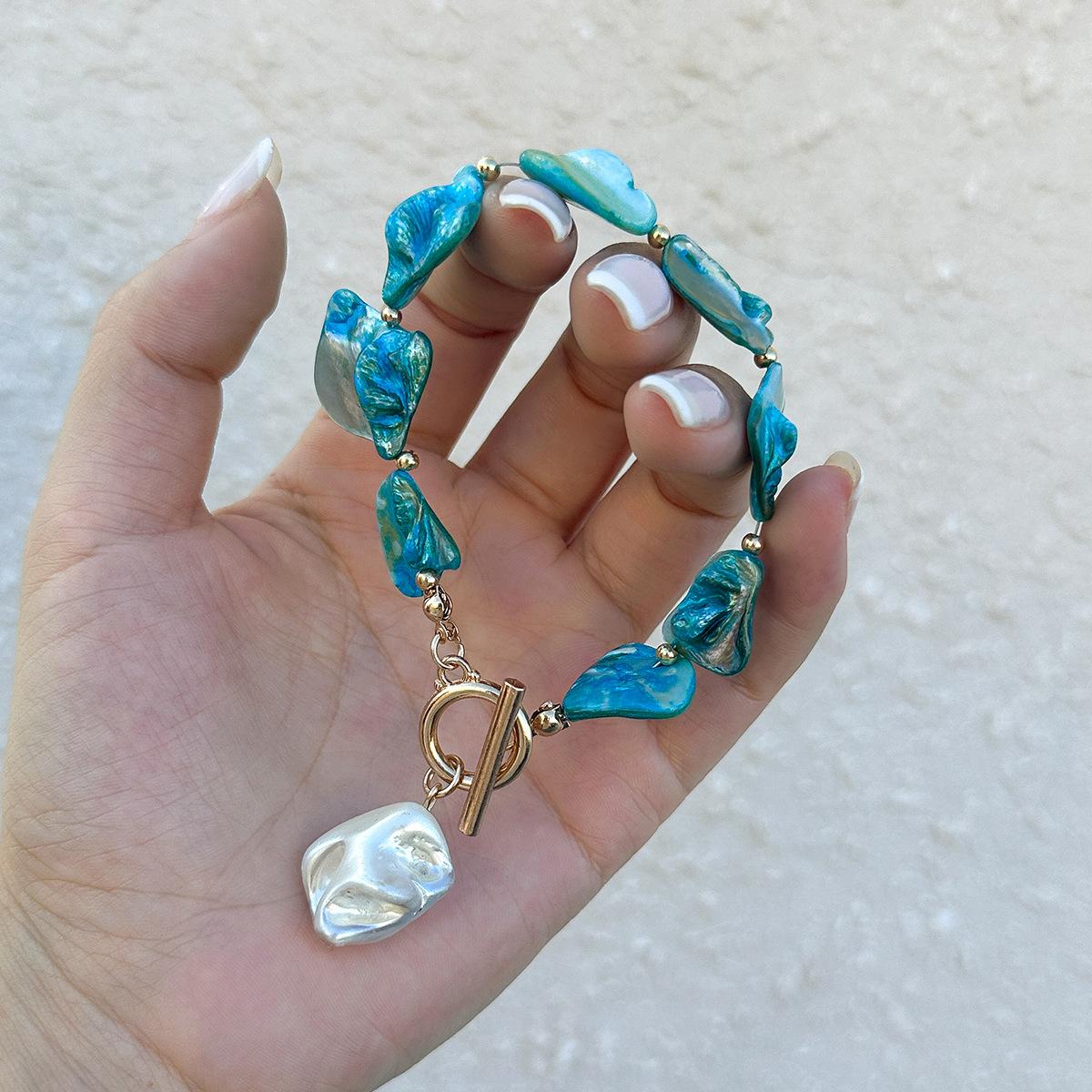 Boho Gold Color Metal Scallop Pendant Bracelet 2024 Women s Simple White Stone Bead Bead Bead Girl Fashion Beach Jewelry