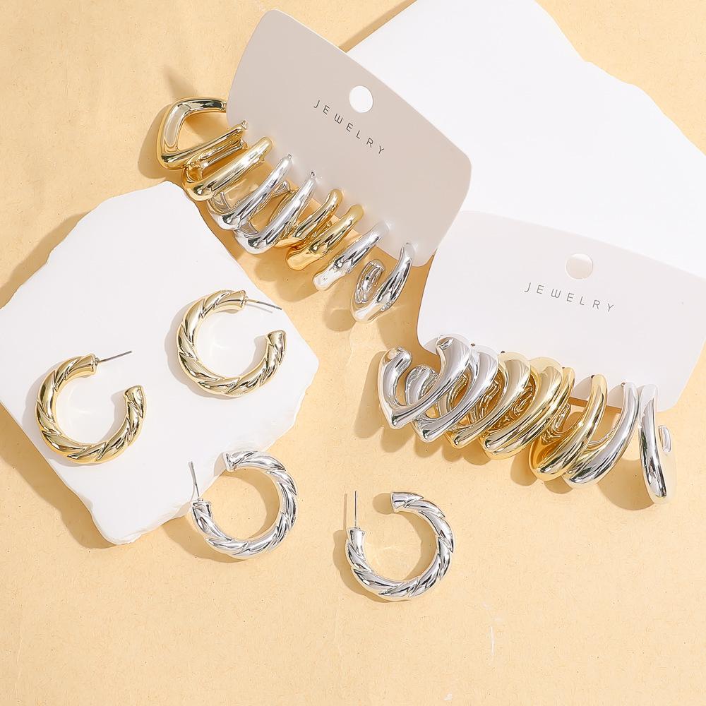 New Products Are Hot, Fashionable, Simple and Versatile, Hepburn Style Geometric Niche Earrings, Exquisite High-end Earrings.
