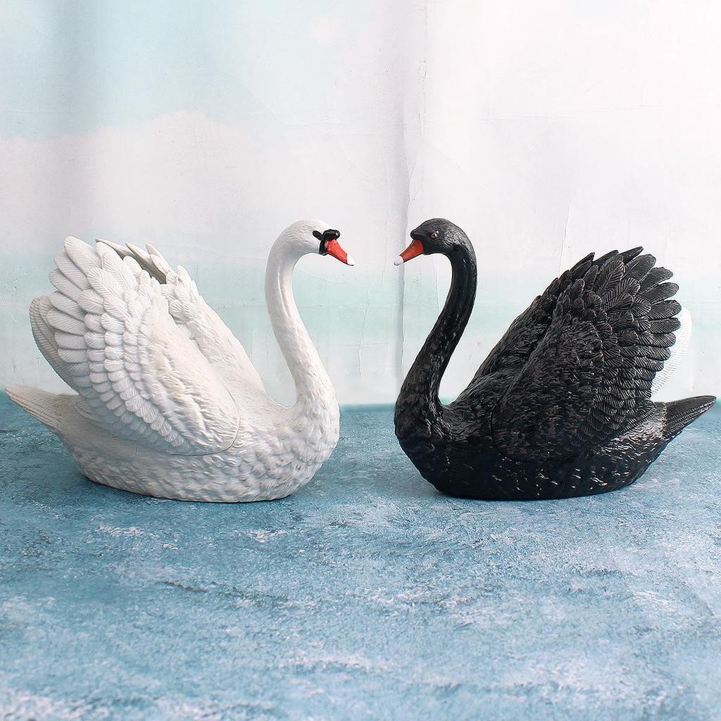 Wild Animal Swan Model: Children's Cognitive Farm Decor - White & Black Swan Ornament