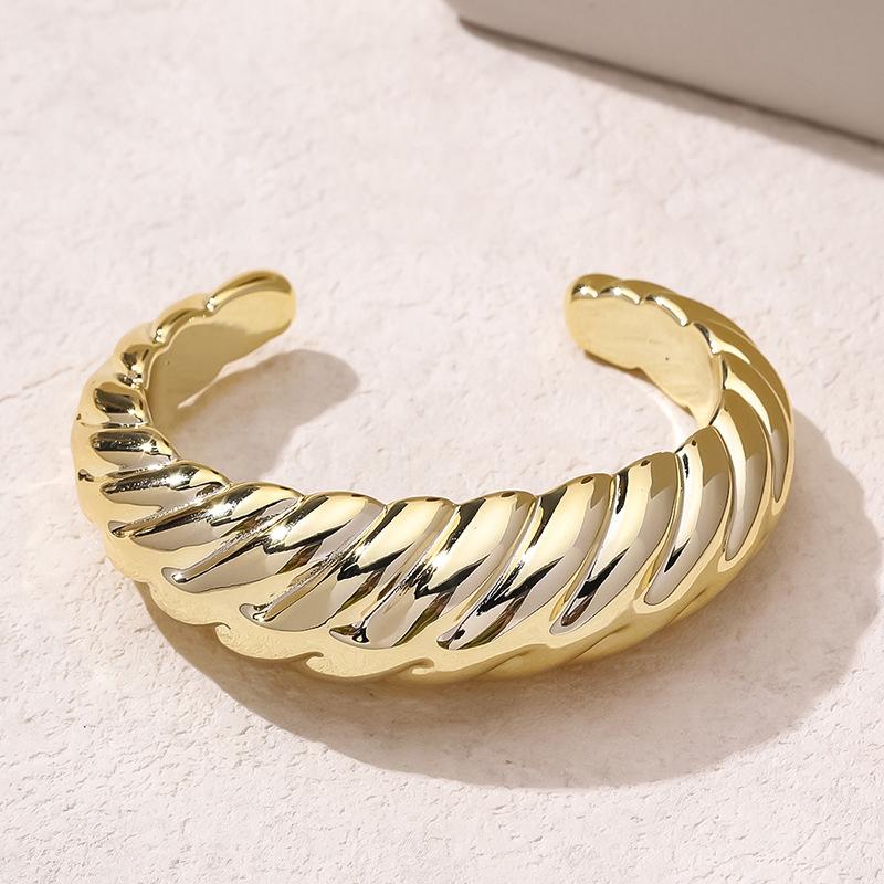 Fashion Big Cuff Bangles Bracelets Women Vintage Statement Plastic Geometric Open Bangle Hip Hop Punk Gold  Color Jewelry
