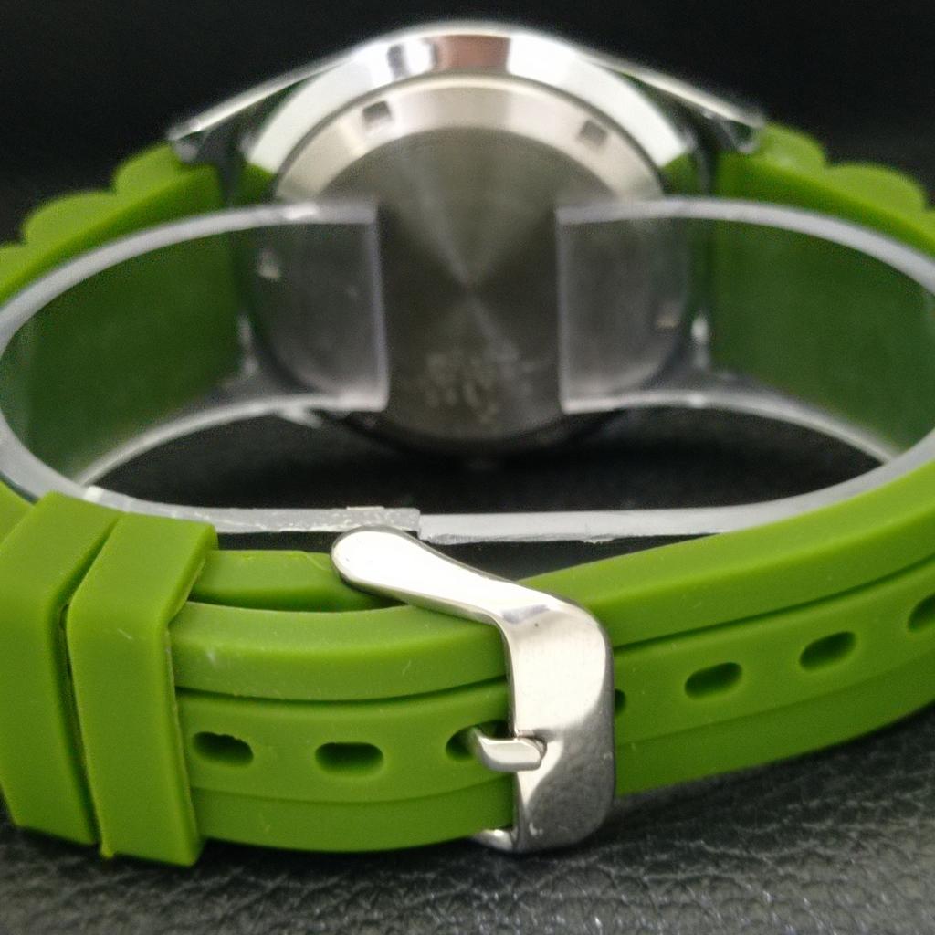 REFURBISHED VINTAGE SEIKO 5 AUTOMATIC JAPAN MENS GREEN DIAL WATCH A435125-2 R122-a435125