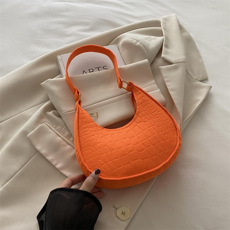 Autumn new crescent bag women's fashion casual trendy retro felt crocodile pattern armpit bag women's shoulder bag