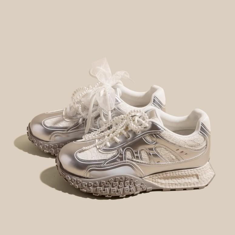 Retro round head niche lace splicing pearl buckle thick sole heightening German training shoes women's new versatile casual Forrest Gump shoes