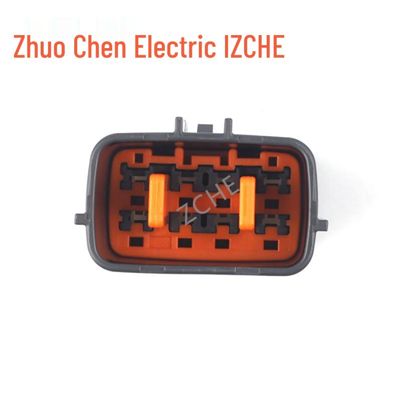 Automotive 8-Pin Connector Set: Male Plug 6195-0051 & Female Plug 6195-0054.
