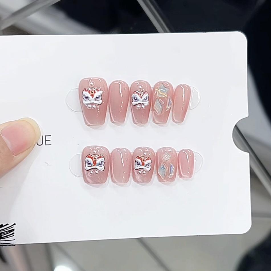 Reine Handarbeit Phototherapie Tragbare Nagelplatten Rosa Löwe Tragbare Nägel Fertigprodukt Wiederverwendbare Nagelkunst